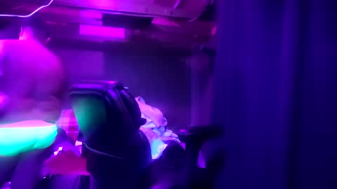 Snapshot of mickdollz chatting on 10-29-25, 07:21 mickdollz online show from 10-29-25, 07:21