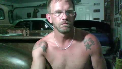 Snapshot of mickey85knoxx chatting on 09-24-25, 04:05 mickey85knoxx online show from 09-24-25, 04:05
