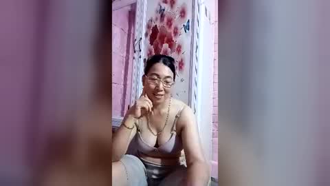 Snapshot of mickye00 chatting on 06-13-26, 08:56 Miky online show from 06-13-26, 08:56