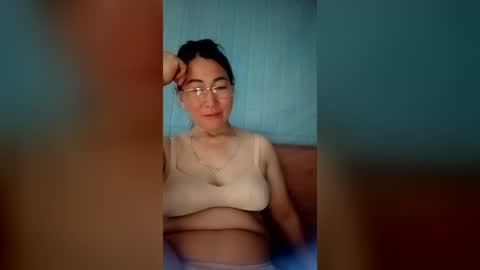Snapshot of mickye00 chatting on 06-16-26, 02:52 Miky online show from 06-16-26, 02:52