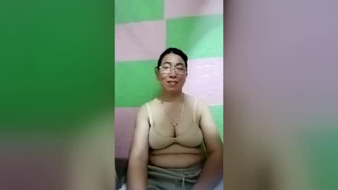 Snapshot of mickye00 chatting on 06-22-26, 03:47 Miky online show from 06-22-26, 03:47