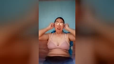 Snapshot of mickye00 chatting on 06-26-26, 11:09 Miky online show from 06-26-26, 11:09