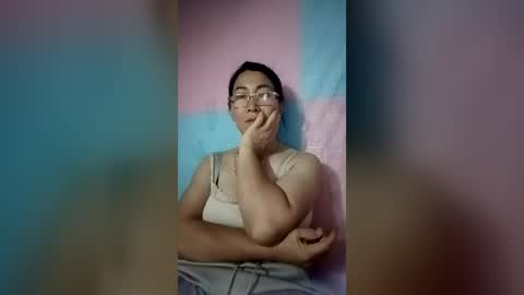 Snapshot of mickye00 chatting on 07-18-26, 02:10 Miky online show from 07-18-26, 02:10