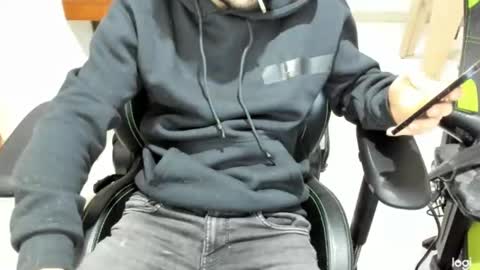 Snapshot of microfama00 chatting on 02-09-26, 07:23 microfama00 online show from 02-09-26, 07:23