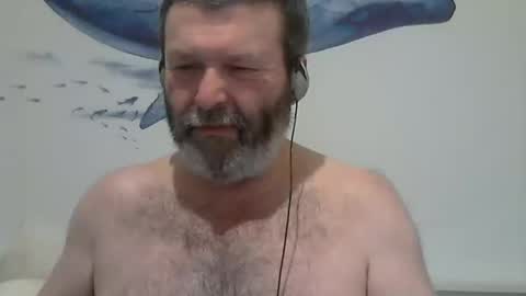 Snapshot of midhir chatting on 01-22-25, 09:32 kike online show from 01-22-25, 09:32