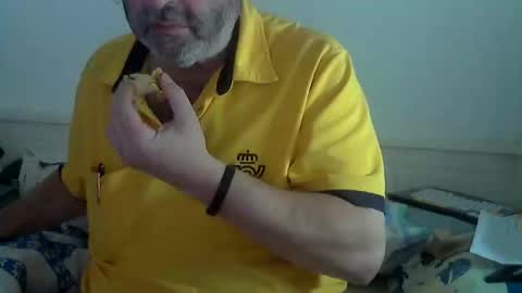 Snapshot of midhir chatting on 09-25-25, 01:37 kike online show from 09-25-25, 01:37