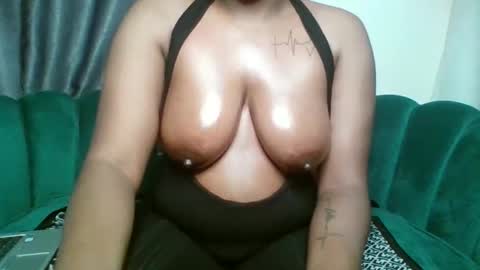 Snapshot of midnight_goddess chatting on 09-18-25, 06:43 Kelly online show from 09-18-25, 06:43