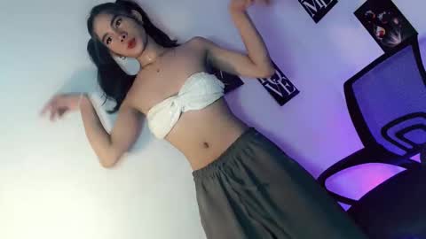 Snapshot of midnight_mystique18 chatting on 06-02-26, 01:57 midnight_mystique18 online show from 06-02-26, 01:57