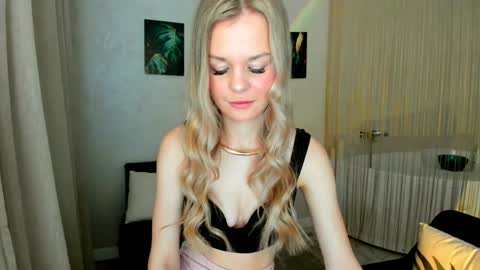 midnighteaura online show from 04-25-26, 04:26