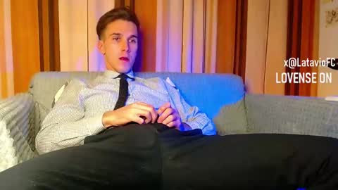 Snapshot of midnighter__ chatting on 11-22-25, 12:53 Alexey or just Alex online show from 11-22-25, 12:53