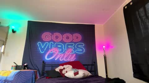 midnightmochi2 online show from 04-03-26, 07:56