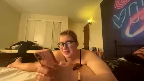 midnightmochi2 online show from 04-16-26, 02:34