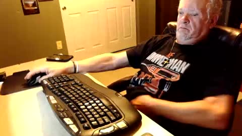 midwestdad09 online show from 10-15-25, 08:47