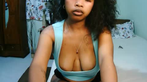 Snapshot of miel_07 chatting on 05-16-26, 06:32 miel_07 online show from 05-16-26, 06:32