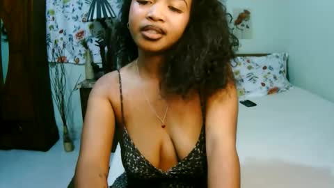 Snapshot of miel_07 chatting on 05-16-26, 12:15 miel_07 online show from 05-16-26, 12:15