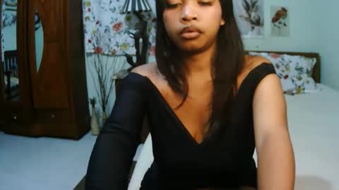 Snapshot of miel_07 chatting on 05-20-26, 05:35 miel_07 online show from 05-20-26, 05:35