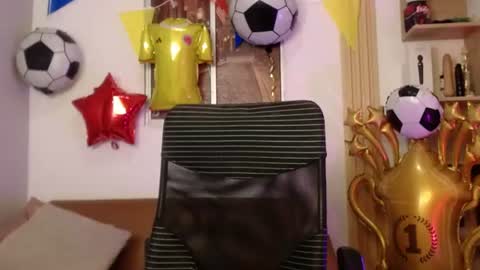 miel online show from 06-19-26, 02:10