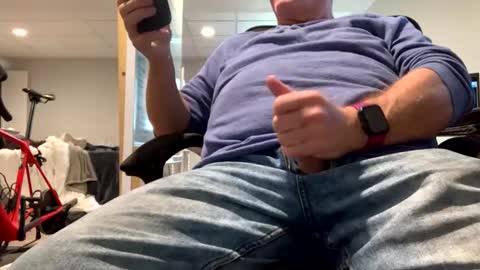 Snapshot of miggie001 chatting on 11-17-25, 05:08 miggie001 online show from 11-17-25, 05:08