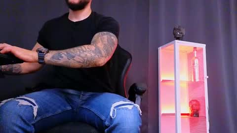 MightyAaron online show from 03-09-25, 06:39