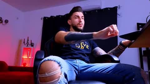 MightyAaron online show from 10-06-25, 02:31