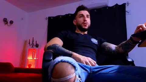 MightyAaron online show from 11-08-25, 04:23