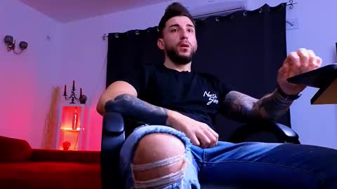 MightyAaron online show from 11-17-25, 05:24