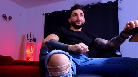 MightyAaron online show from 11-19-25, 04:23