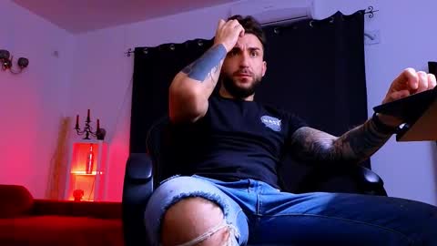 MightyAaron online show from 11-20-25, 03:28