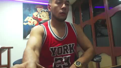Snapshot of miguel0981 chatting on 08-04-26, 05:43 Strong Man online show from 08-04-26, 05:43