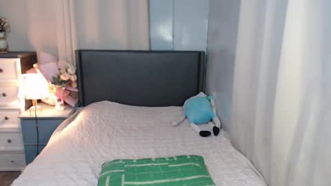 Snapshot of miho_ishikawa chatting on 01-18-26, 08:56 Miho online show from 01-18-26, 08:56