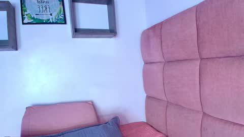 Snapshot of miia_01_ chatting on 09-10-25, 11:54 Mia online show from 09-10-25, 11:54