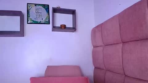 Snapshot of miia_01_ chatting on 09-16-25, 11:55 Mia online show from 09-16-25, 11:55