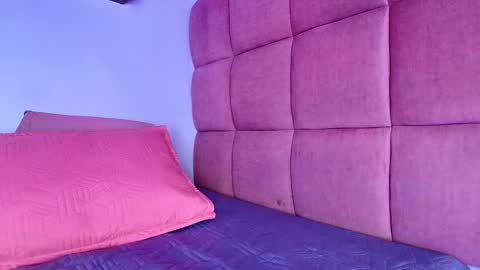 Snapshot of miia_01_ chatting on 09-25-25, 11:58 Mia online show from 09-25-25, 11:58