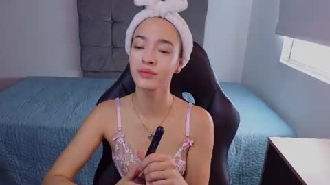 Snapshot of miia_bratz chatting on 06-23-26, 01:53 miia_bratz online show from 06-23-26, 01:53