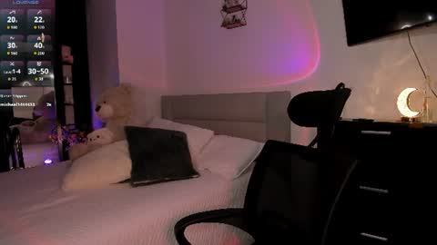 Mia Jhones online show from 06-25-26, 05:12