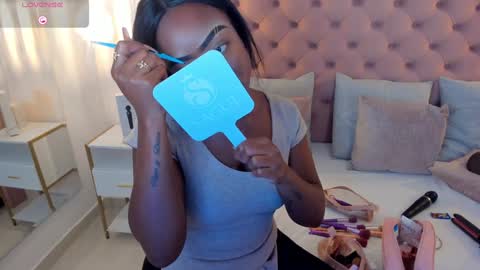 Miia Schwarz  online show from 01-15-25, 05:37