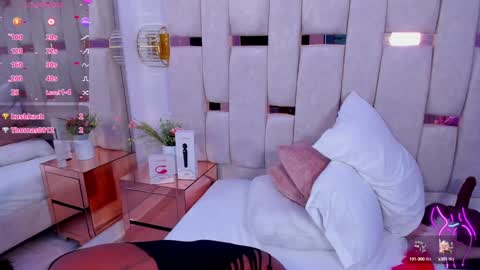 Miia Schwarz  online show from 01-24-25, 01:45