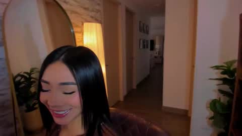 Snapshot of miia_smiith02 chatting on 02-18-26, 01:07 luisa online show from 02-18-26, 01:07