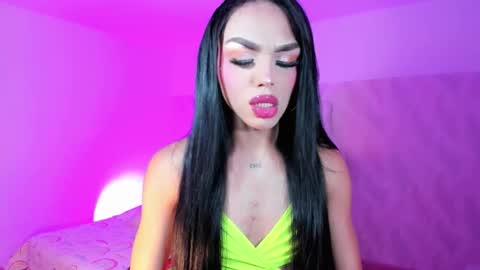 Snapshot of miia_sophia chatting on 01-16-26, 02:59 online show from 01-16-26, 02:59