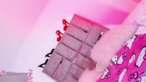 Snapshot of miia_sophia chatting on 02-15-26, 09:41 online show from 02-15-26, 09:41