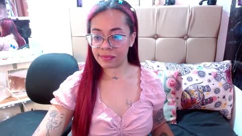 Snapshot of miia_spencer_ chatting on 01-07-25, 05:42 miia online show from 01-07-25, 05:42