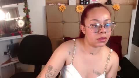 miia online show from 11-11-25, 02:17