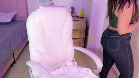 Snapshot of miia_thompson_1 chatting on 06-08-26, 08:31 M I I A online show from 06-08-26, 08:31