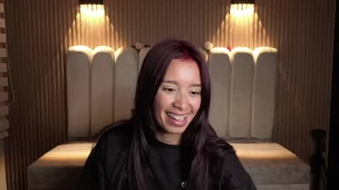 miiaa_evans1 online show from 05-09-26, 08:36