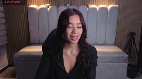 miiaa_evans1 online show from 07-03-26, 07:42