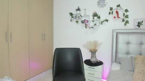 miiaa_k online show from 07-09-26, 10:08