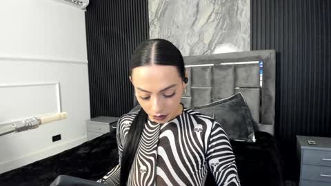 Snapshot of miiaamonroee chatting on 01-06-25, 08:07 Mia Monroe online show from 01-06-25, 08:07
