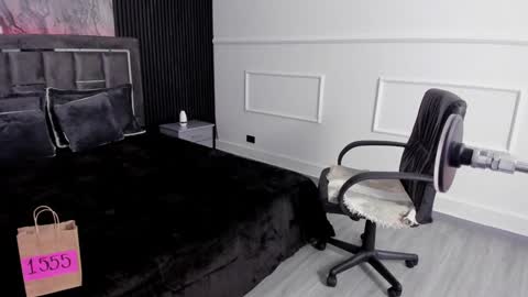 Snapshot of miiaamonroee chatting on 01-31-25, 03:30 Mia Monroe online show from 01-31-25, 03:30