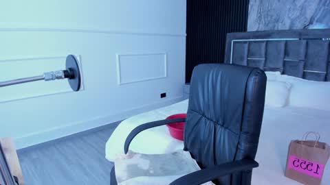 Snapshot of miiaamonroee chatting on 02-06-25, 08:02 Mia Monroe online show from 02-06-25, 08:02