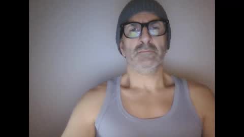 Snapshot of miiblue chatting on 02-15-26, 01:46 mii4u online show from 02-15-26, 01:46